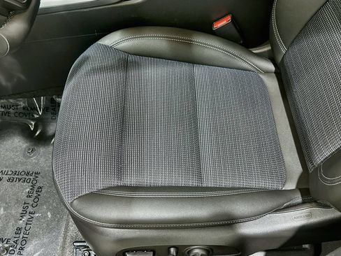 Certified 2026 Buick Envista Preferred w/ Convenience I Package FWD image 19