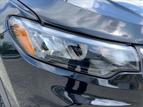 Used 2024 Jeep Compass Latitude image 27