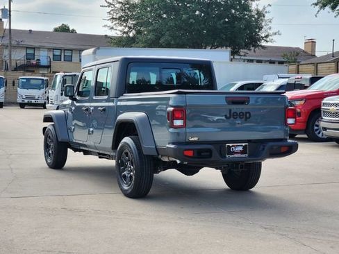 Used 2025 Jeep Gladiator Sport AWD/4WD image 3