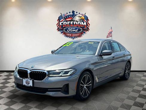 Used 2023 BMW 530i xDrive w/ Convenience Package AWD/4WD image 2