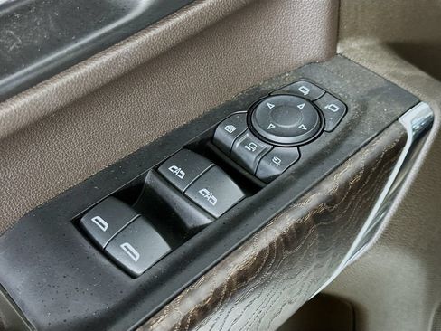 Used 2023 GMC Sierra 2500 Denali w/ Technology Package AWD/4WD image 18
