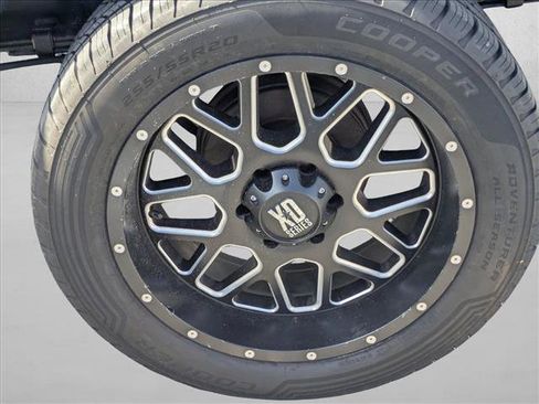 Used 2019 Toyota Tacoma SR image 14