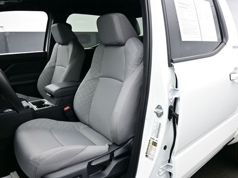 Used 2025 Toyota Tacoma SR5 image 12