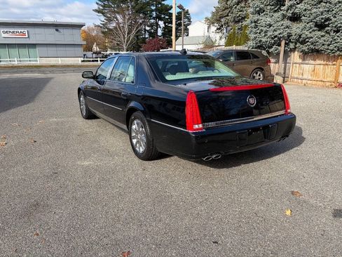 Used 2011 Cadillac DTS Premium w/ Driver Awareness Package FWD image 7