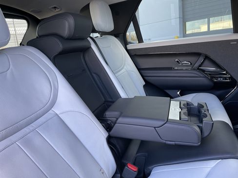 Used 2024 Land Rover Range Rover Sport Dynamic SE image 22