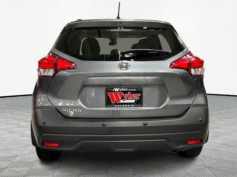 Used 2020 Nissan Kicks S image 5