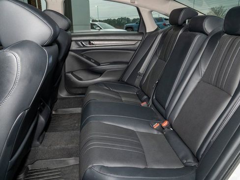 Used 2018 Honda Accord Touring image 7