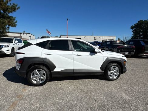 New 2026 Hyundai Kona SE image 6