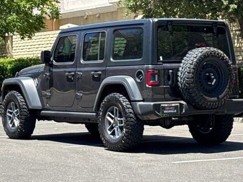 Used 2025 Jeep Wrangler Unlimited Sport AWD/4WD image 7