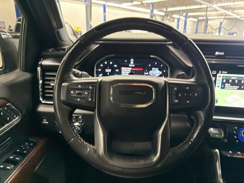 Used 2023 GMC Sierra 1500 Denali Ultimate AWD/4WD image 18