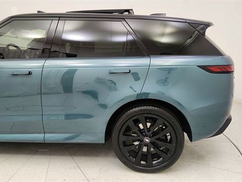 Used 2025 Land Rover Range Rover Sport Dynamic SE image 11