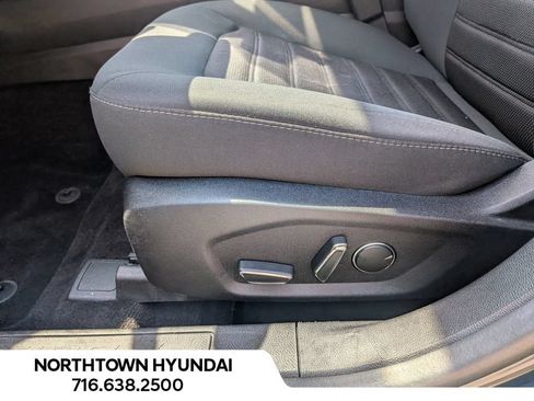 Used 2020 Ford Fusion SE FWD image 31