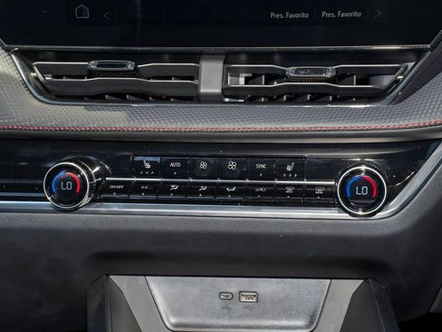Used 2025 Chevrolet Equinox RS w/ Safety and Technology Package FWD image 23