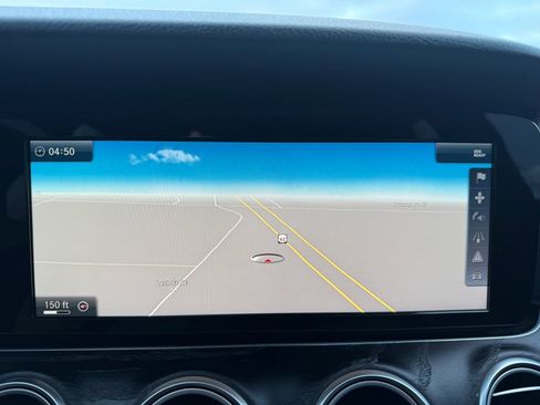 Used 2017 Mercedes-Benz E 300 4MATIC image 22