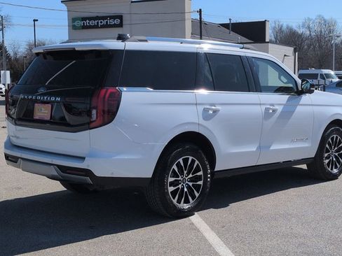 Certified 2025 Ford Expedition Platinum image 5