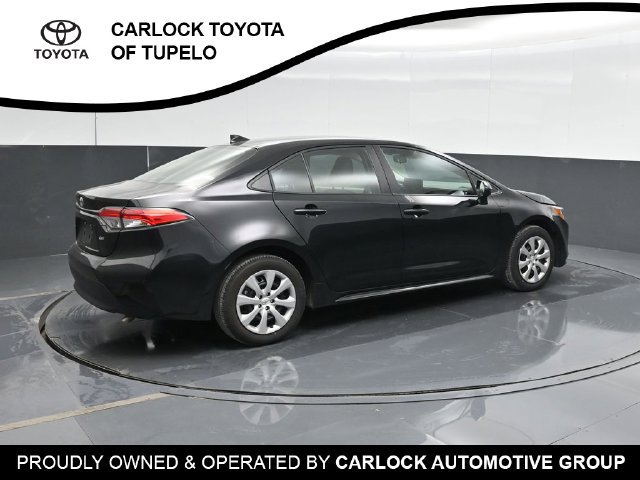 Used 2026 Toyota Corolla LE FWD image 3