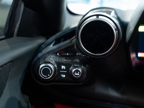 Certified 2022 Ferrari F8 Tributo image 31