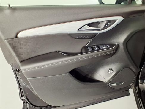 Used 2024 Buick Envision Avenir image 17