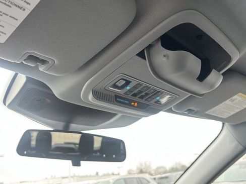 Used 2022 Ford Explorer XLT w/ Equipment Group 202A image 28