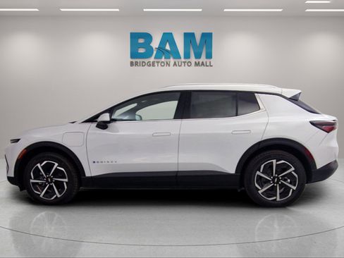 New 2026 Chevrolet Equinox EV LT image 4