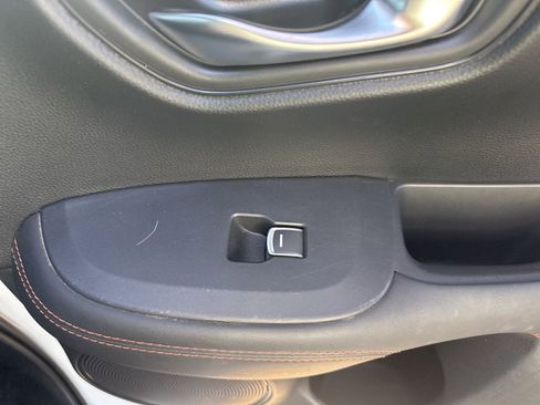 Used 2024 Honda HR-V Sport image 36