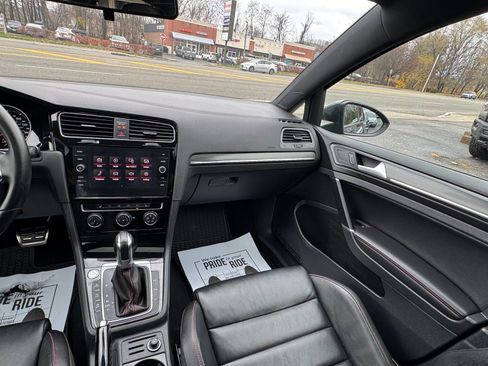 Used 2018 Volkswagen GTI SE w/ SE Leather Package image 15