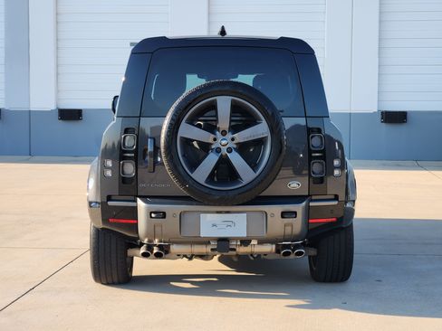 Used 2023 Land Rover Defender 110 V8 AWD/4WD image 6