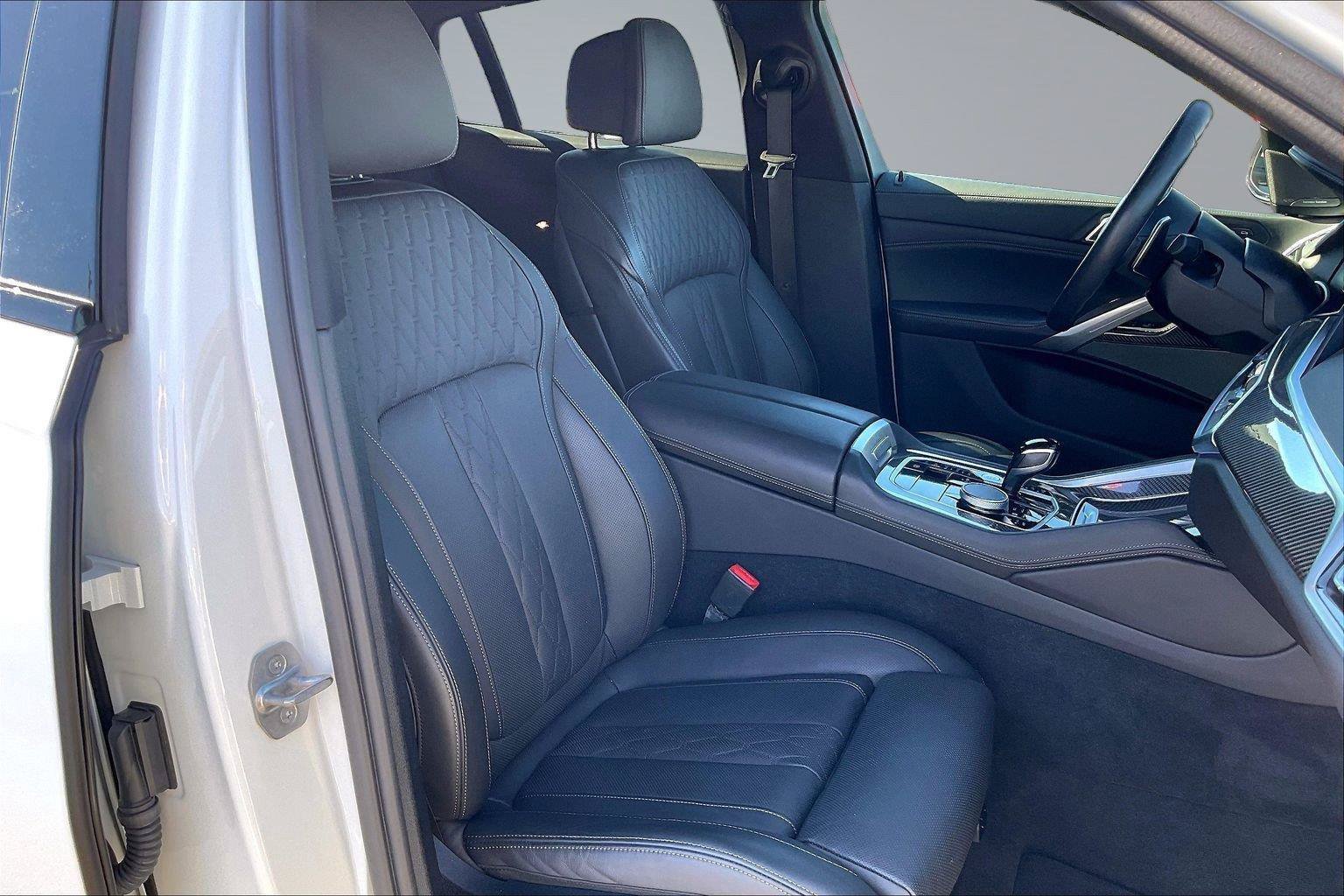 Used 2022 BMW X6 M50i AWD/4WD image 8