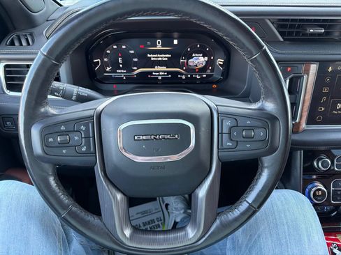 Used 2023 GMC Yukon XL Denali Ultimate AWD/4WD image 31