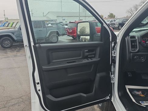 New 2026 RAM 2500 Tradesman w/ Chrome Appearance Group image 9