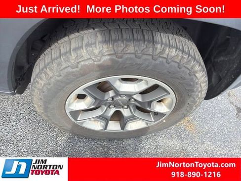Used 2019 Jeep Cherokee Trailhawk w/ Comfort/Convenience Group AWD/4WD image 7