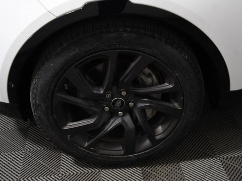 Used 2019 Land Rover Discovery HSE AWD/4WD image 11