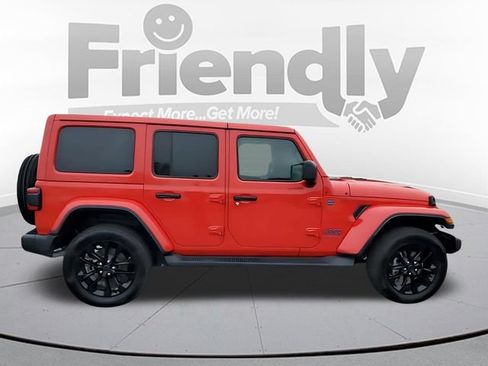 Used 2025 Jeep Wrangler Unlimited Sahara AWD/4WD image 6