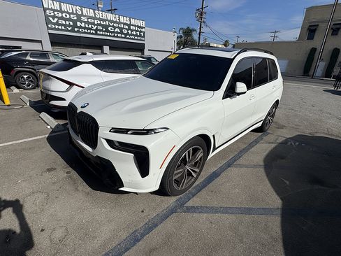 Used 2025 BMW X7 xDrive40i w/ Executive Package AWD/4WD image 2