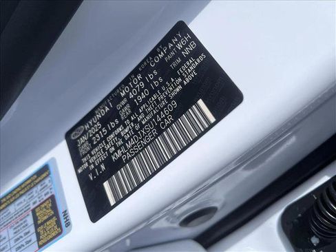 New 2025 Hyundai Elantra SEL image 18