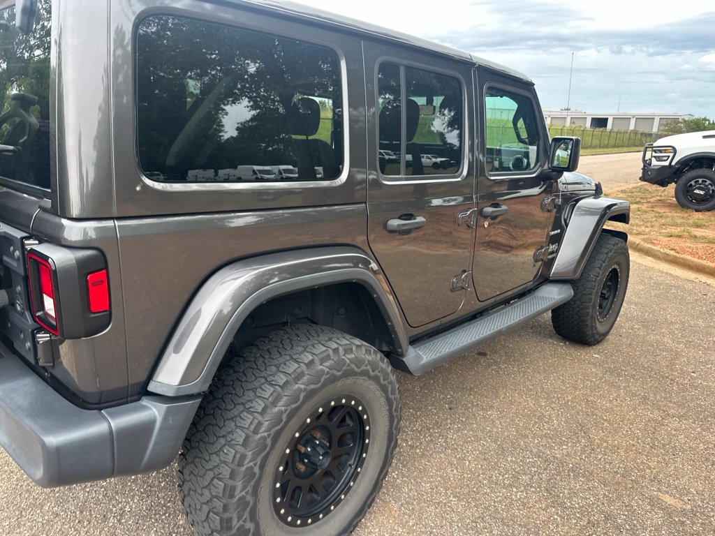 Used 2018 Jeep Wrangler Unlimited Sahara AWD/4WD image 7