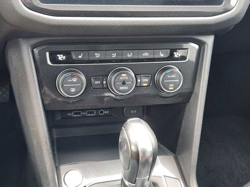 Used 2019 Volkswagen Tiguan SE w/ Panoramic Sunroof Package image 19