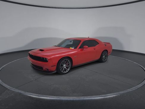 Used 2015 Dodge Challenger SRT RWD image 7