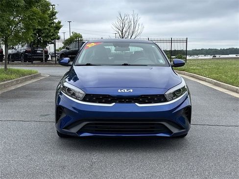 Used 2022 Kia Forte LXS image 2