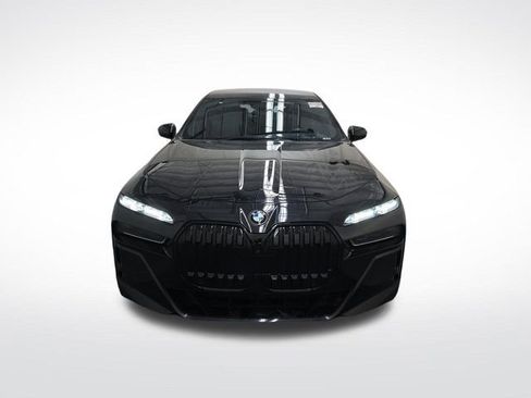 Used 2023 BMW 760i xDrive w/ Executive Package image 6