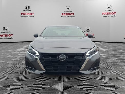 Used 2024 Nissan Altima 2.5 SV FWD image 8
