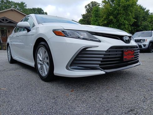 Used 2024 Toyota Camry LE w/ Convenience Package FWD image 4