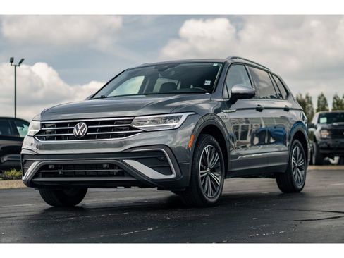Used 2024 Volkswagen Tiguan Wolfsburg Edition FWD image 2