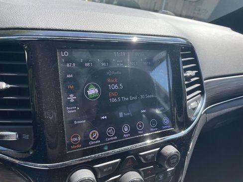 Used 2019 Jeep Grand Cherokee Limited AWD/4WD image 30