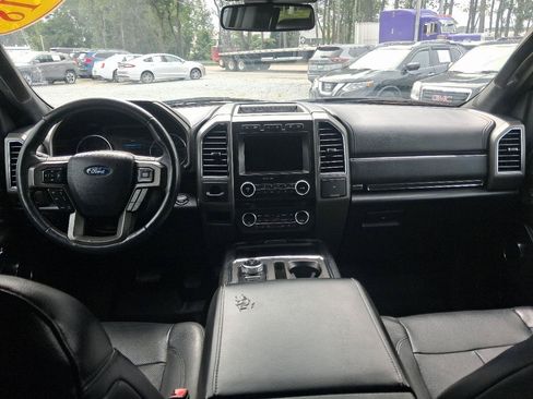 Used 2018 Ford Expedition XLT w/ Equipment Group 202A AWD/4WD image 6