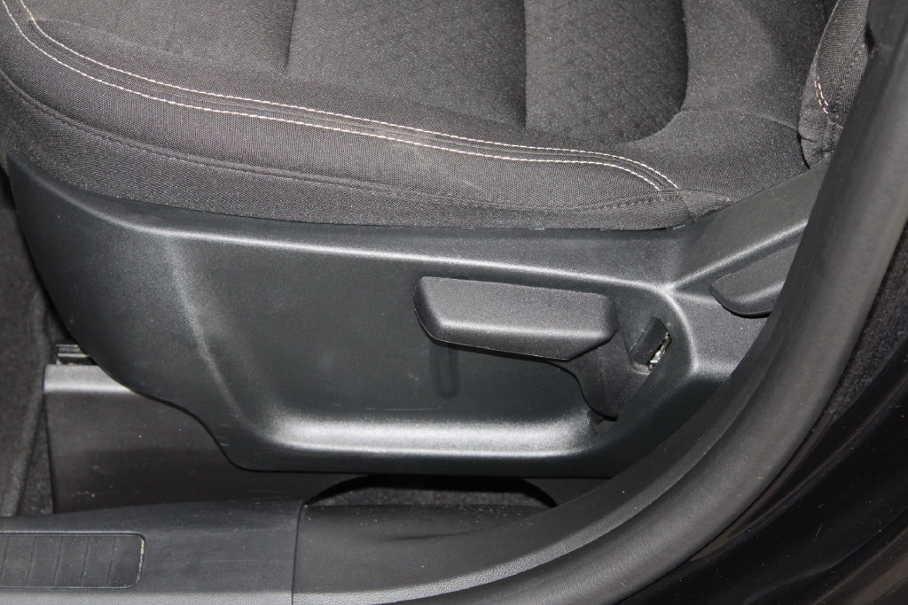 Used 2025 Ford Escape Active AWD/4WD image 16