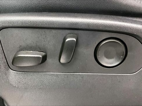 Certified 2023 GMC Sierra 1500 SLT RWD image 33