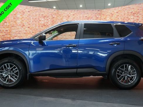 Used 2022 Nissan Rogue S image 4