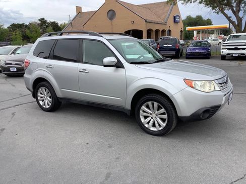 Used 2011 Subaru Forester 2.5X Limited AWD/4WD image 8