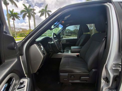 Used 2017 Ford Expedition XLT AWD/4WD image 21